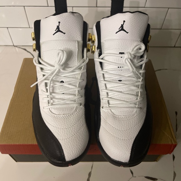 Men’s Jordan Retro 12 Taxi Size 10. - Picture 5 of 8